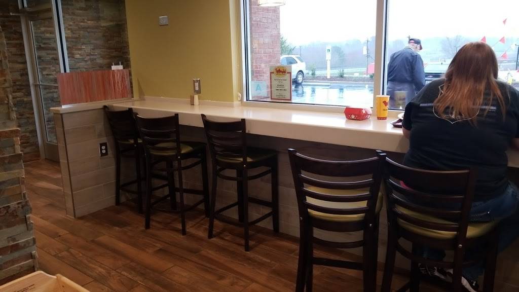 Bojangles Famous Chicken n Biscuits | restaurant | 7239 Moorefield Memorial Hwy, Liberty, SC 29657, USA | 8643726669 OR +1 864-372-6669