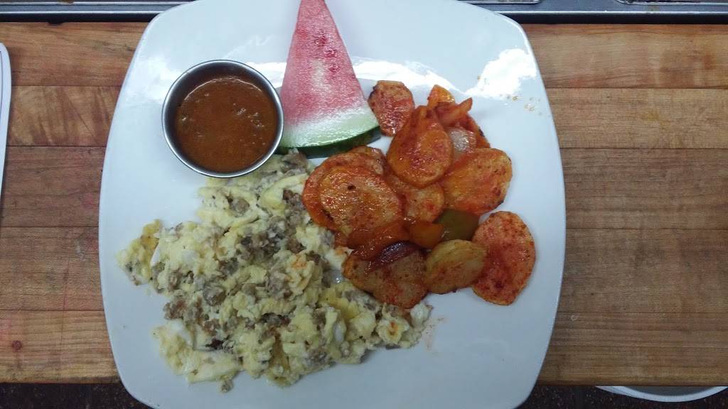 Carmelitas Restaurant | restaurant | 109 W Davis St, Conroe, TX 77301, USA | 9365393323 OR +1 936-539-3323