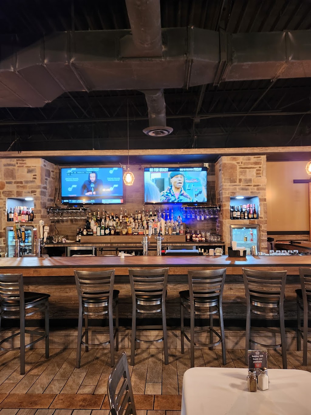 Bugsys Italian Cuisine Oakwood Square | restaurant | 2700 Easton St NE, Canton, OH 44721, USA | 2342152473 OR +1 234-215-2473