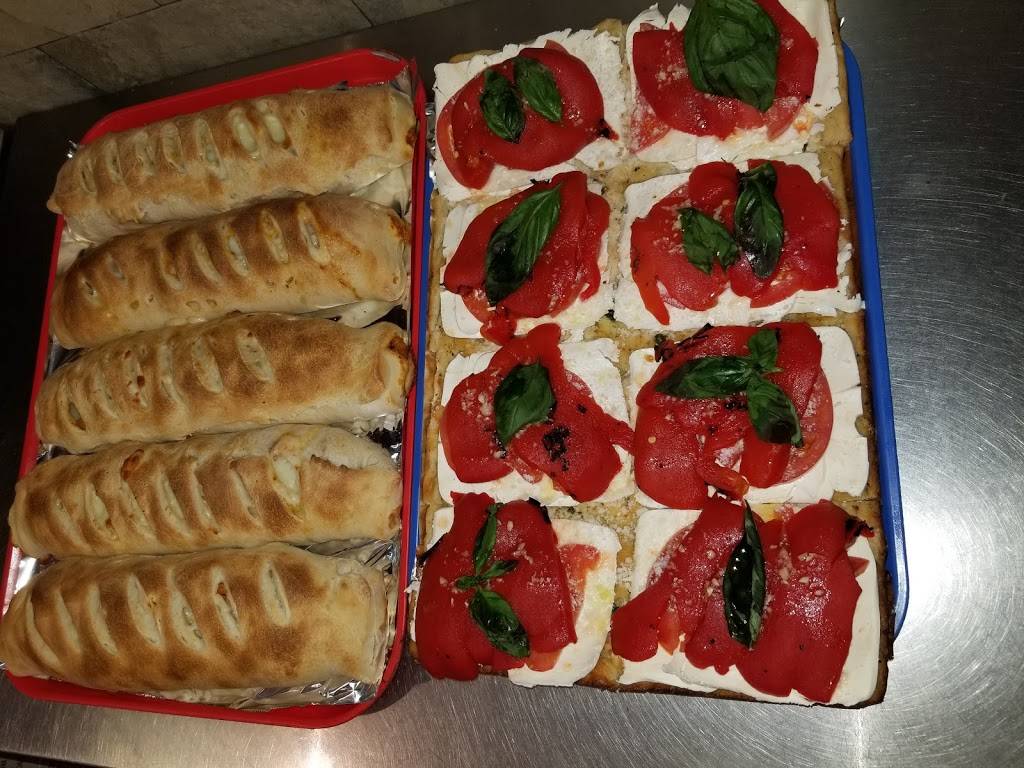 Ciros Pizza | restaurant | 11303 Beach Channel Dr, Far Rockaway, NY 11694, USA | 7184748068 OR +1 718-474-8068