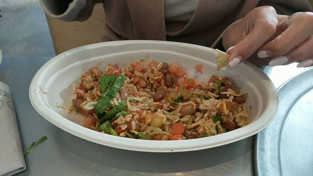 Chipotle Mexican Grill | restaurant | 30 Airport Square, North Wales, PA 19454, USA | 2153688740 OR +1 215-368-8740