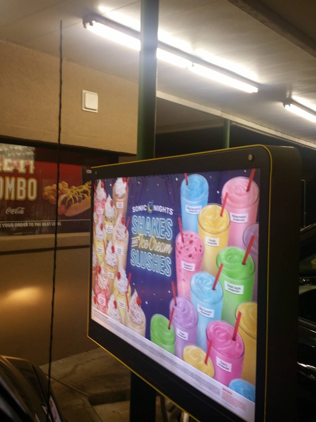 Sonic Drive-In | restaurant | 820 Oklahoma Street, Carnegie, OK 73015, USA | 5806542323 OR +1 580-654-2323