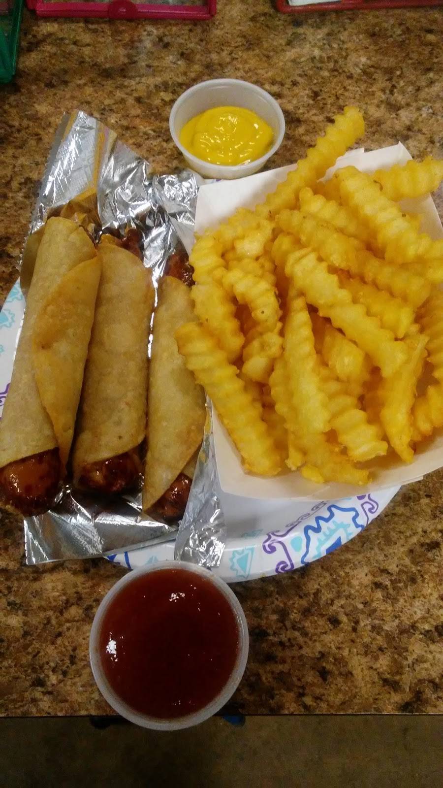 Las Tres Amigas | restaurant | 910 SE Military Dr, San Antonio, TX 78214, USA | 2103222835 OR +1 210-322-2835