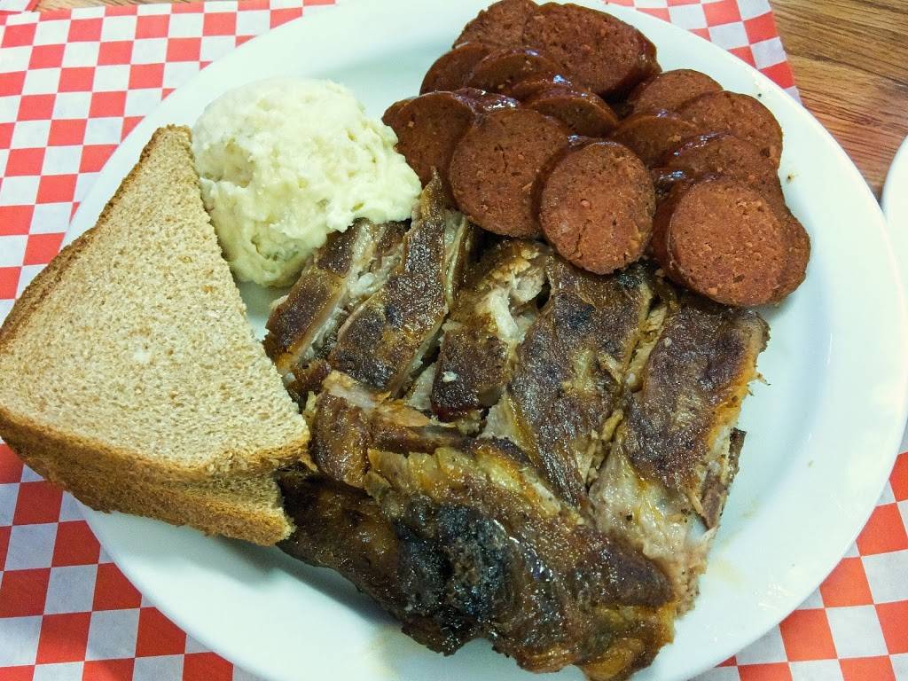 Carmen & Family Bar-B-Q | restaurant | 41986 Fremont Blvd, Fremont, CA 94538, USA | 5106575464 OR +1 510-657-5464