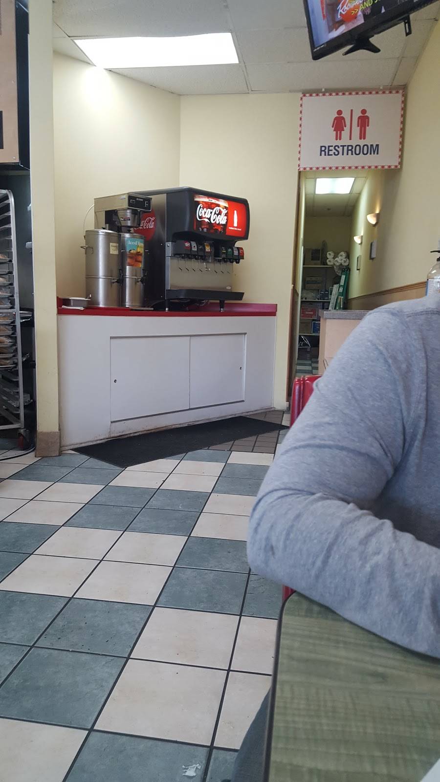 Burger Express | restaurant | 1630 Valwood Pkwy # 104, Carrollton, TX 75006, USA | 2148129923 OR +1 214-812-9923