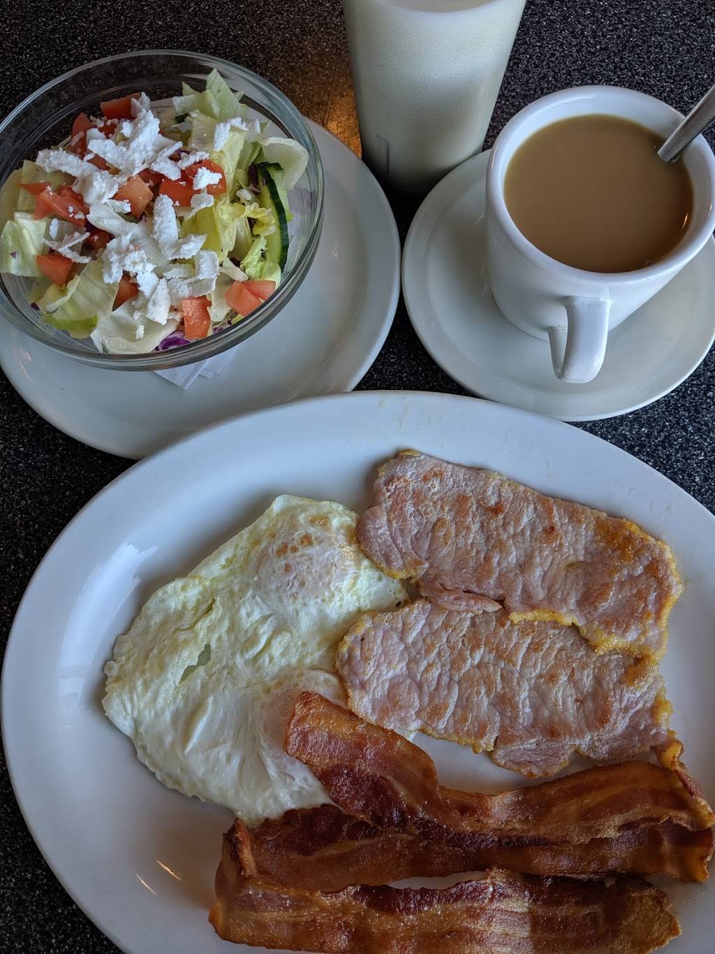 Mels Dinor Restaurant | restaurant | 559 Steven Ct, Newmarket, ON L3Y 9B8, Canada | 9058950550 OR +1 905-895-0550