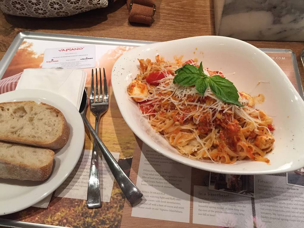 Vapiano Reston | meal takeaway | 1875 Explorer St, Reston, VA 20190, USA | 5712030763 OR +1 571-203-0763