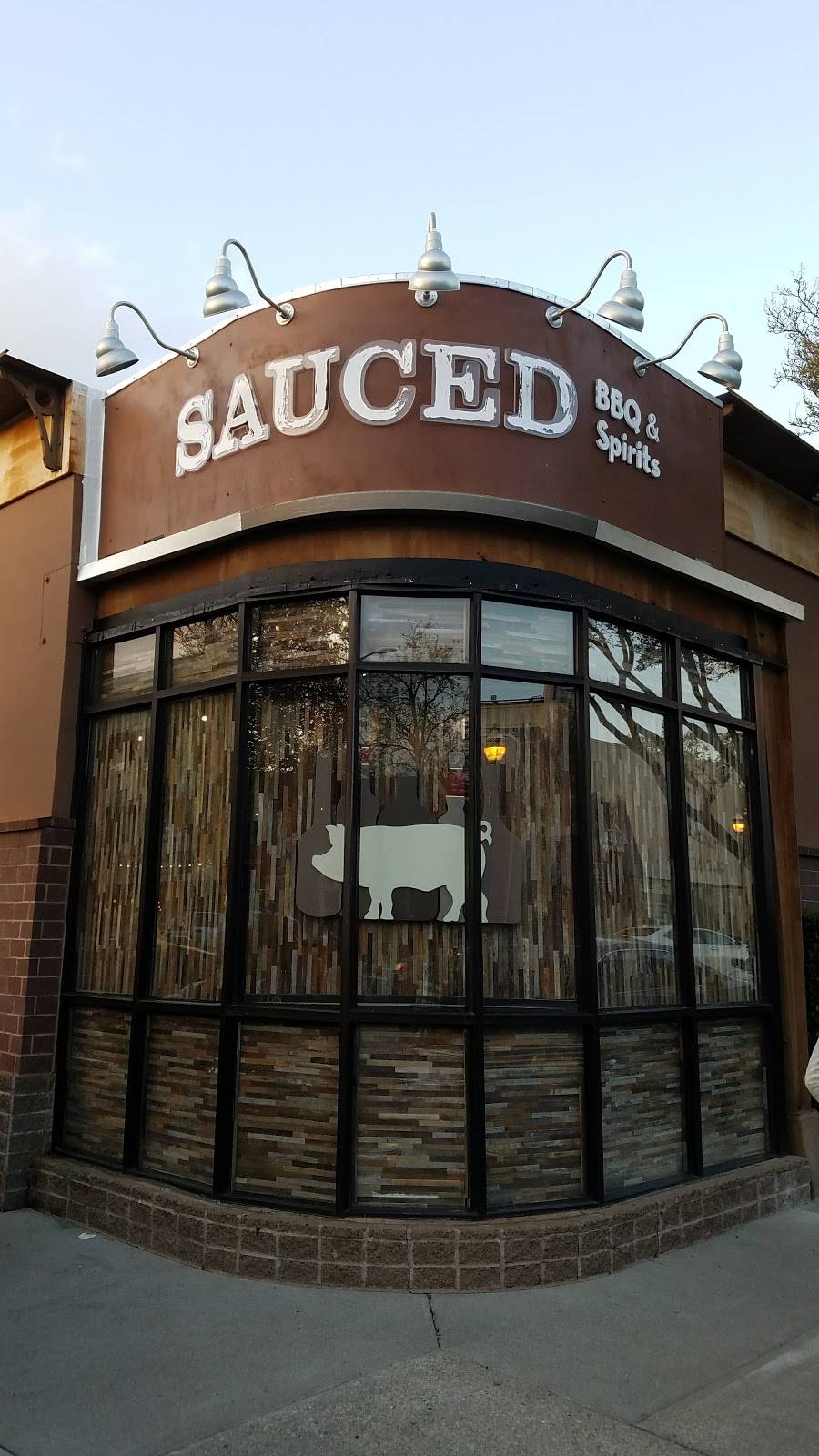 Sauced BBQ & Spirits - Walnut Creek | restaurant | 1410 Locust St, Walnut Creek, CA 94596, USA | 9254335957 OR +1 925-433-5957