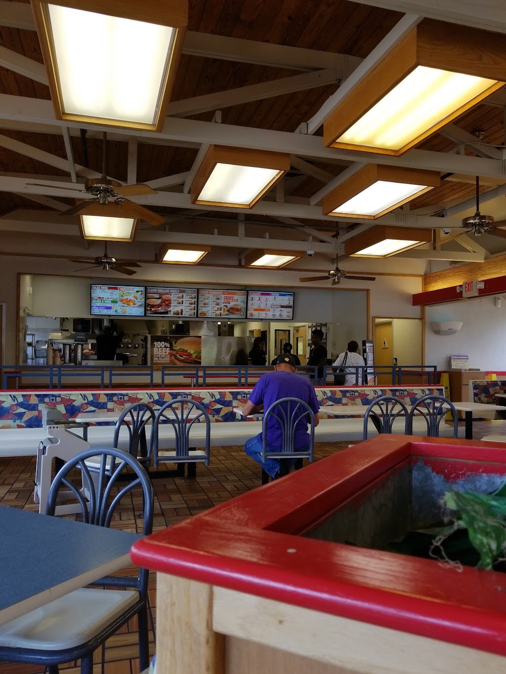 Burger King | restaurant | 215 N Davis Ave, Cleveland, MS 38732, USA | 6625468053 OR +1 662-546-8053