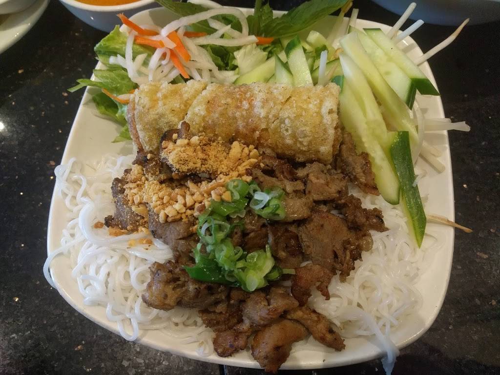 Pho Bistro Ltd. | restaurant | 100 Steeles Ave W, Thornhill, ON L4J 7Y1, Canada | 9058868879 OR +1 905-886-8879