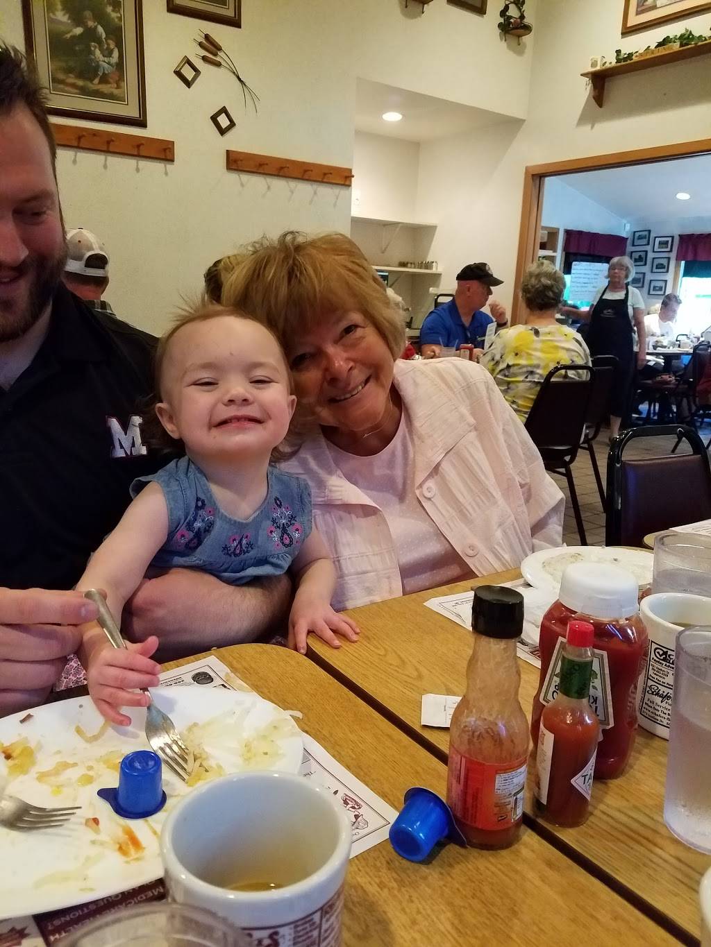 LaRues Family Restaurant | restaurant | 6375 Stadium Dr, Kalamazoo, MI 49009, USA | 2693757113 OR +1 269-375-7113