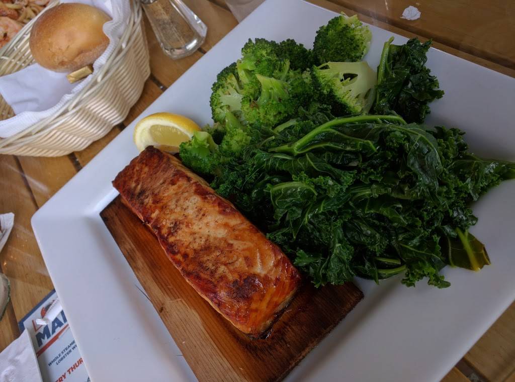 Dockside Market & Grill | restaurant | 148 NJ-31, Flemington, NJ 08822, USA | 9088063000 OR +1 908-806-3000