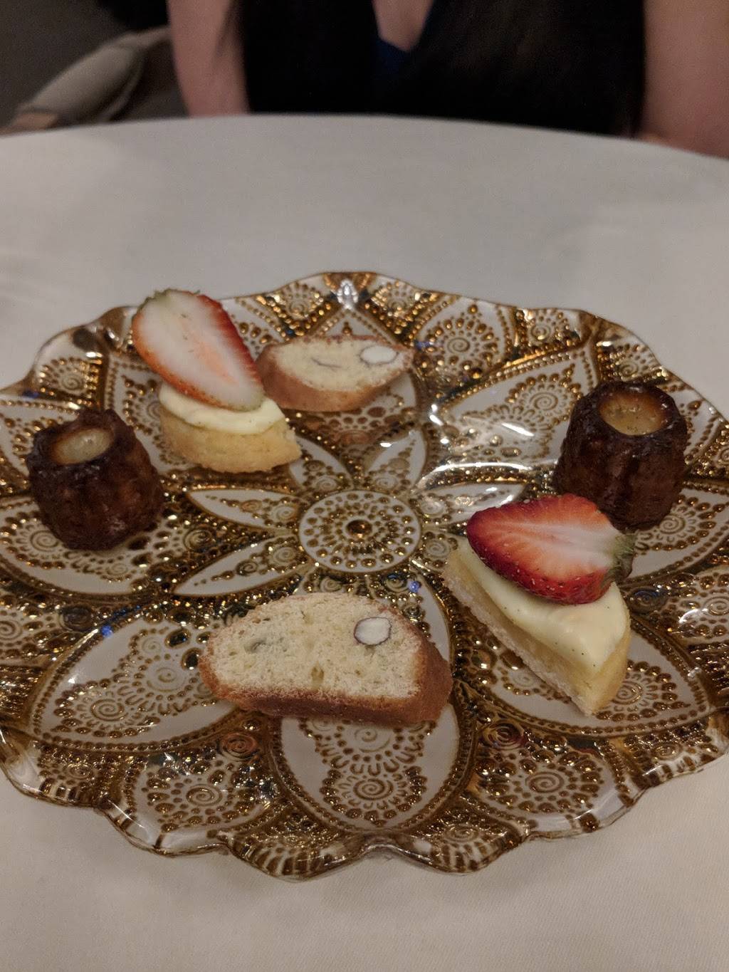 Fait Maison Restaurant | restaurant | 152 E 5th St #3832, Edmond, OK 73034, USA | 4055092555 OR +1 405-509-2555