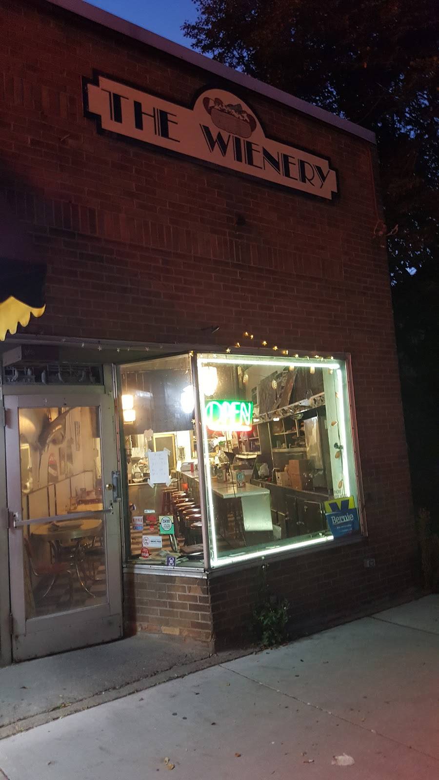 Wienery | restaurant | 414 Cedar Ave, Minneapolis, MN 55454, USA | 6123335798 OR +1 612-333-5798