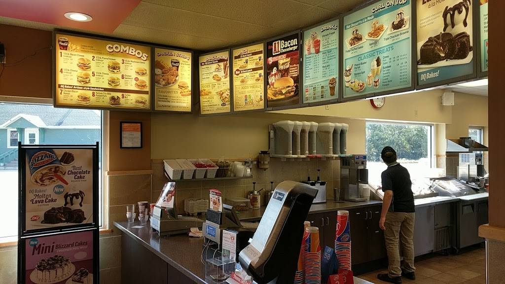 Dairy Queen Grill & Chill | restaurant | 927 S Cogswell Dr, Silver Lake, WI 53170, USA | 2628894811 OR +1 262-889-4811