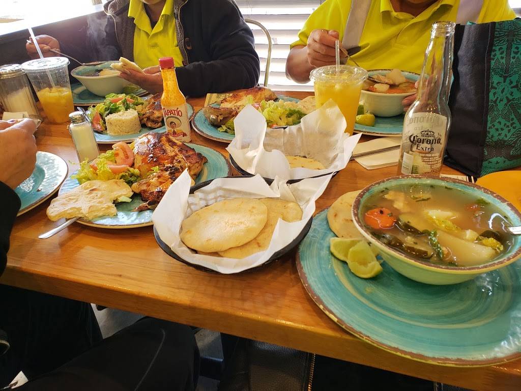 Los Chorros - Breakfast • Pupusas • Sweets | restaurant | 4693 W Century Blvd, Inglewood, CA 90304, USA | 3106715147 OR +1 310-671-5147