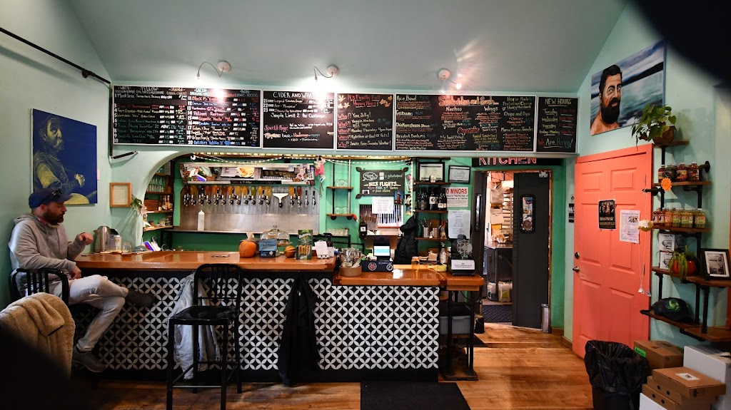 Gils | restaurant | 175 N Pioneer St, Ashland, OR 97520, USA | 5414886139 OR +1 541-488-6139