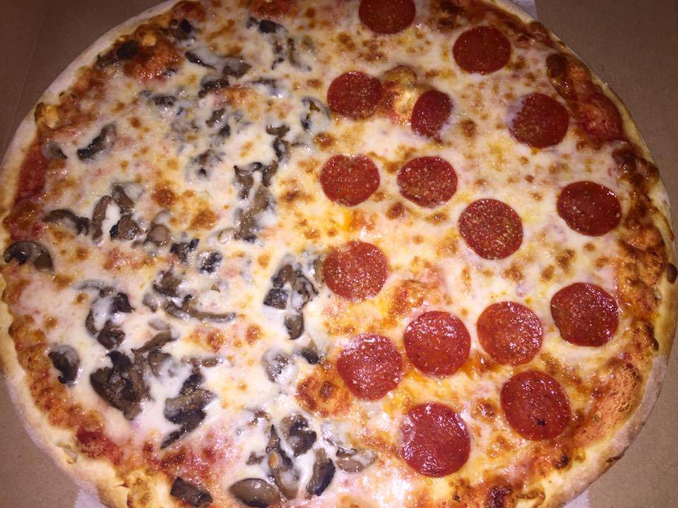 Nicolettas Family Restaurant | restaurant | 1700 8th Ave, Altoona, PA 16602, USA | 8149464463 OR +1 814-946-4463