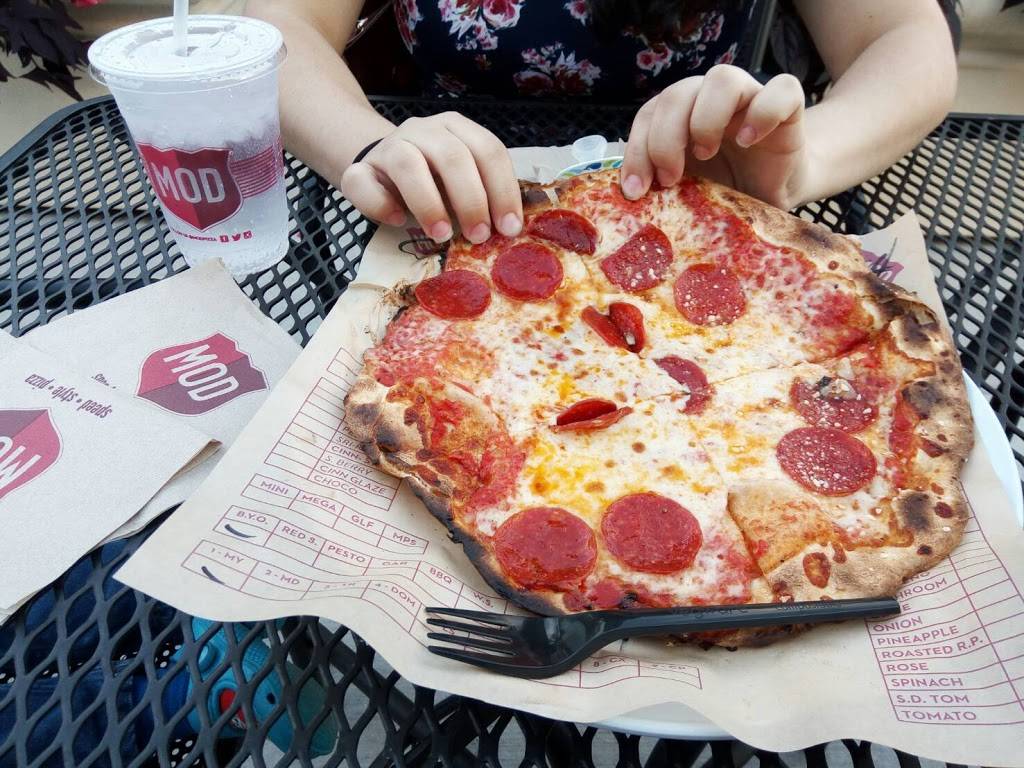 MOD Pizza | restaurant | 70 S Waukegan Rd b, Deerfield, IL 60015, USA | 8477706499 OR +1 847-770-6499