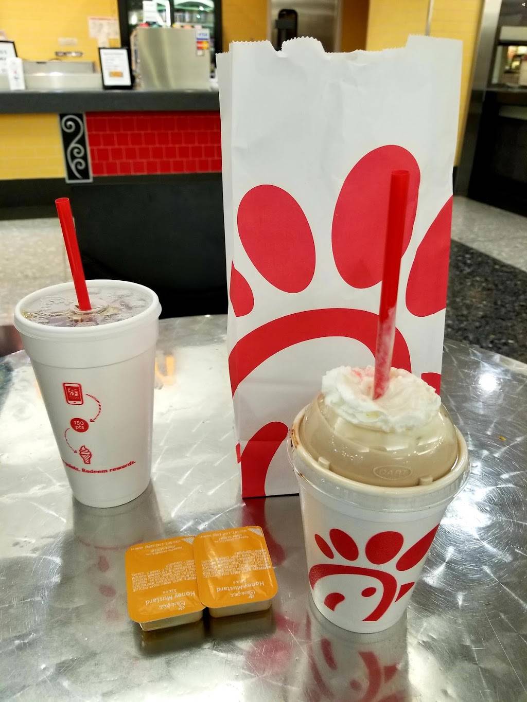 Chick-fil-A | restaurant | 1625 Chestnut St Ste F8, Philadelphia, PA 19103, USA | 2155577853 OR +1 215-557-7853