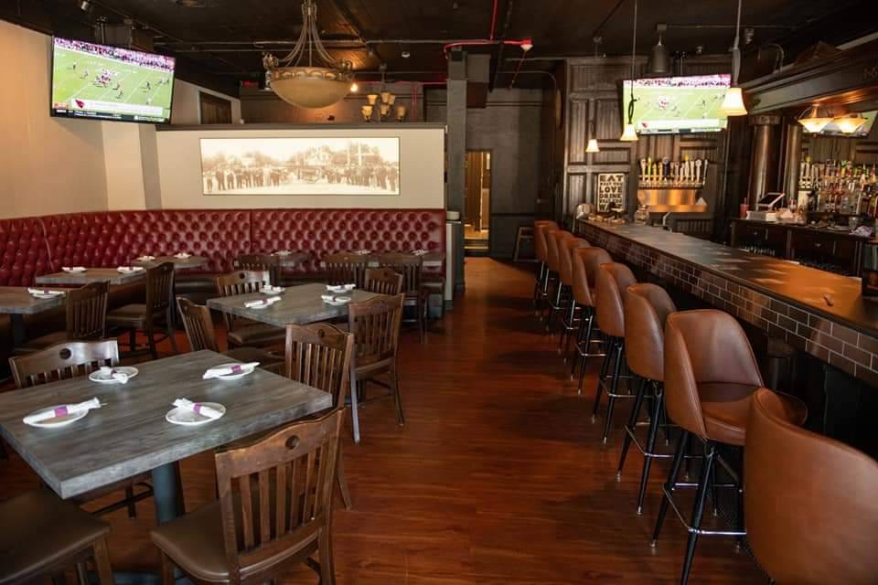 Bartlett Tap | restaurant | 113 W Railroad Ave, Bartlett, IL 60103, USA | 6308556622 OR +1 630-855-6622