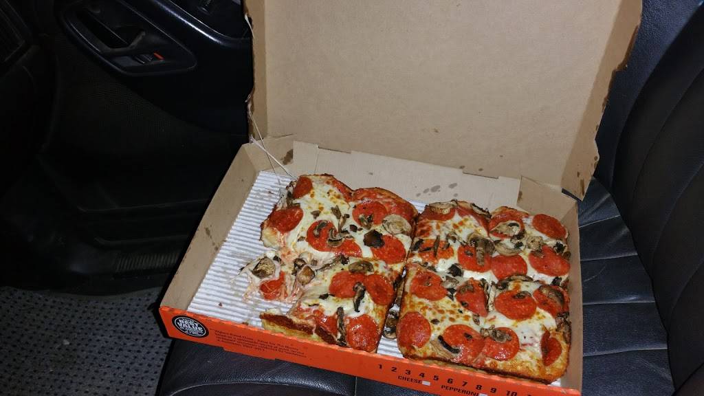 Little Caesars Pizza | meal takeaway | 26859 Bouquet Canyon Rd, Santa Clarita, CA 91350, USA | 6612963111 OR +1 661-296-3111