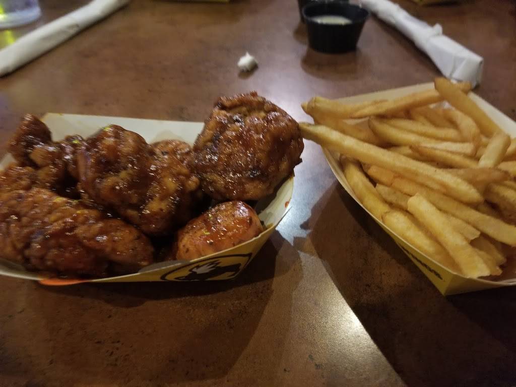 Buffalo Wild Wings | restaurant | 14466 Potomac Mills Rd, Woodbridge, VA 22192, USA | 7034929464 OR +1 703-492-9464