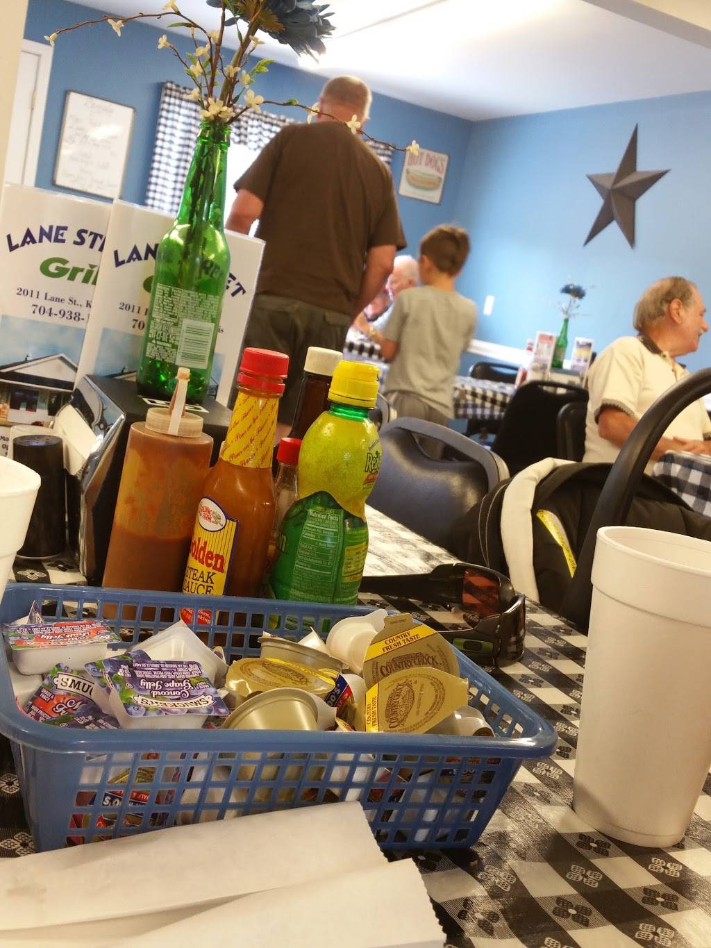 Lane Street Grill | restaurant | 2011 Lane St, Kannapolis, NC 28083, USA | 7049381066 OR +1 704-938-1066