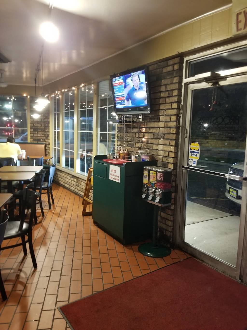 Broosters Char Broiled Chicken | restaurant | 1010 Plainfield Rd, Darien, IL 60561, USA | 6305151505 OR +1 630-515-1505