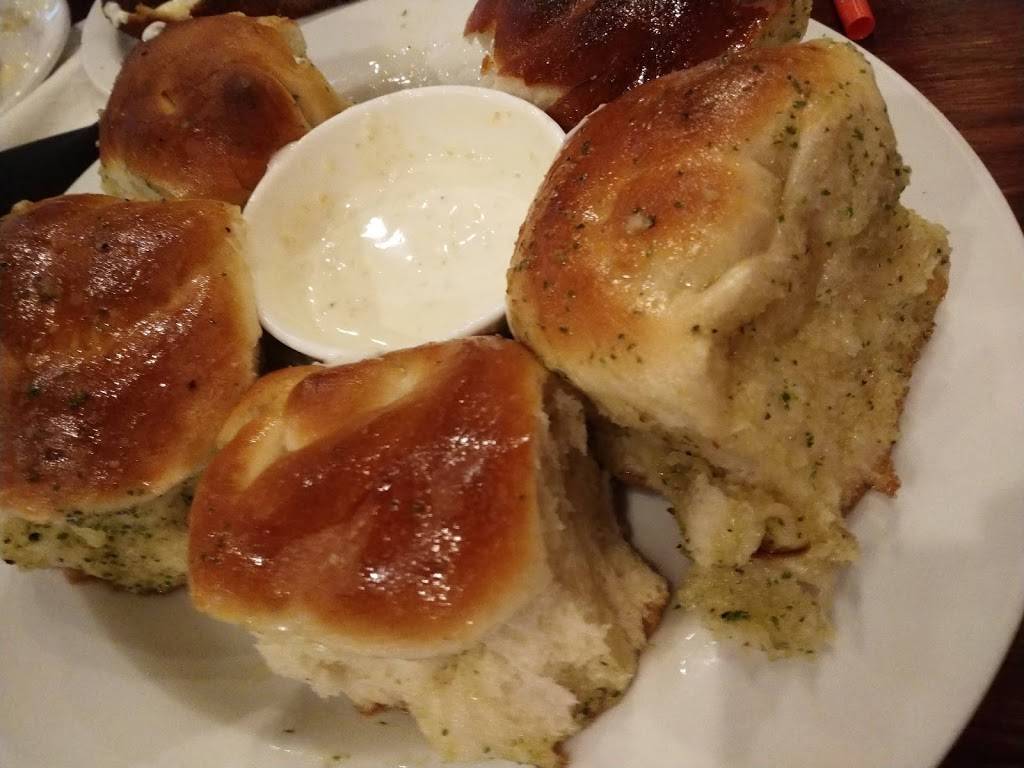 Mona Lisa Italian Restaurant | restaurant | 7091 College Pkwy #17, Fort Myers, FL 33907, USA | 2399395344 OR +1 239-939-5344