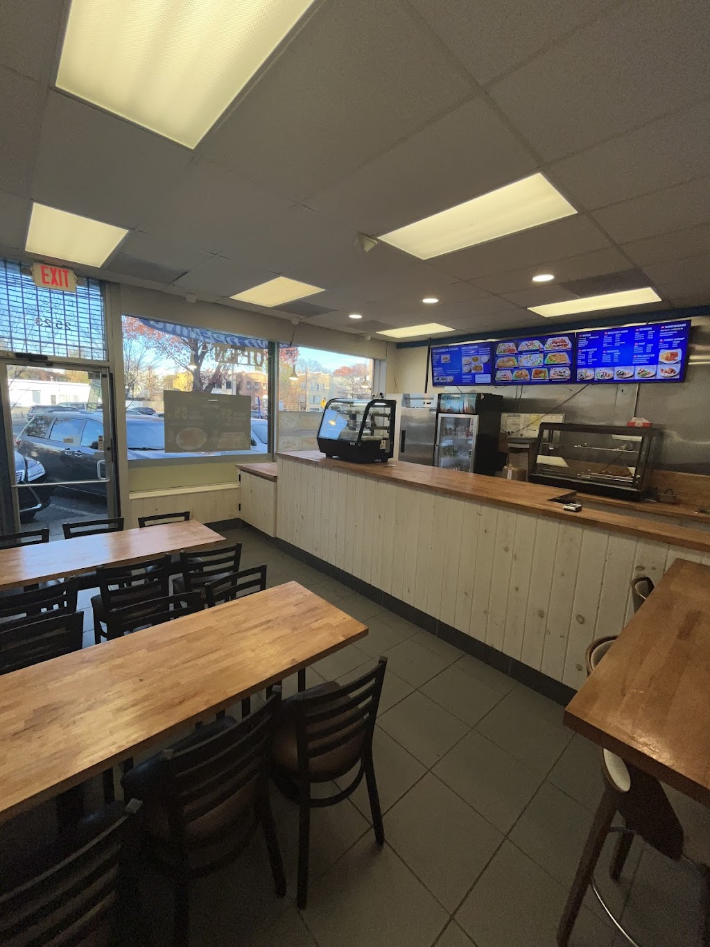 MUNCHIES THE HALAL SPOT | restaurant | 2523 Pennsylvania Ave. SE, Washington, DC 20020, USA | 2025844704 OR +1 202-584-4704