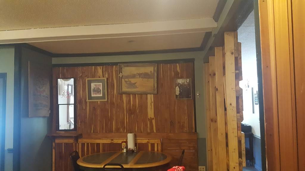 Russells Triangle Cafe | restaurant | 19911 MO-21, Caledonia, MO 63631, USA | 5737791239 OR +1 573-779-1239