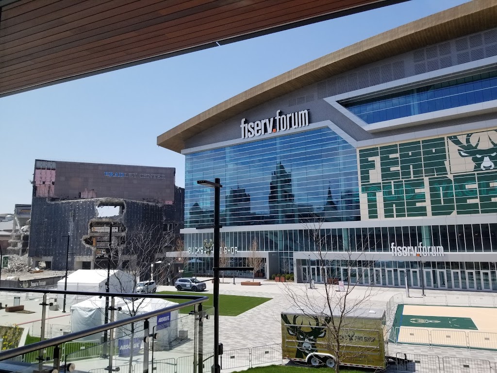 Punch Bowl Social Milwaukee | restaurant | 1122 Vel R. Phillips Ave, Milwaukee, WI 53203, USA | 4142047544 OR +1 414-204-7544