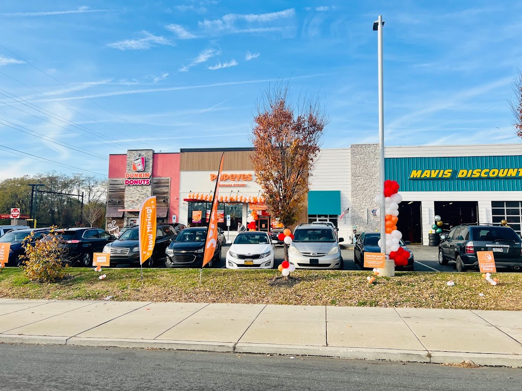 Hunting Park Popeyes | restaurant | 2749 W Hunting Park Ave, Philadelphia, PA 19129, USA | 2154195156 OR +1 215-419-5156