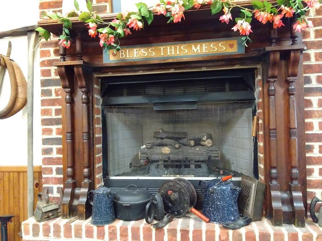 Mamas House Buffet | restaurant | 2608 N John B Dennis Hwy, Kingsport, TN 37660, USA | 4232475691 OR +1 423-247-5691