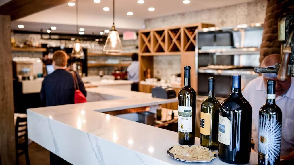 Il Fornetto Restaurant | restaurant | 1900 Boulevard Saint-Joseph, Lachine, QC H8S 2N5, Canada | 5146375253 OR +1 514-637-5253