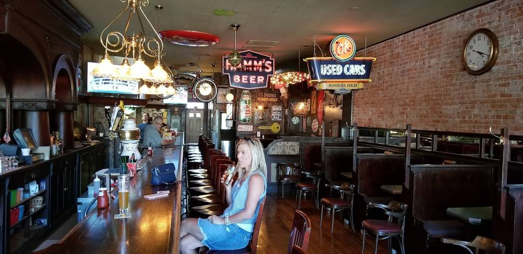 Old Saloon Bar & Grill | restaurant | 145 S Knowles Ave, New Richmond, WI 54017, USA | 7152462337 OR +1 715-246-2337