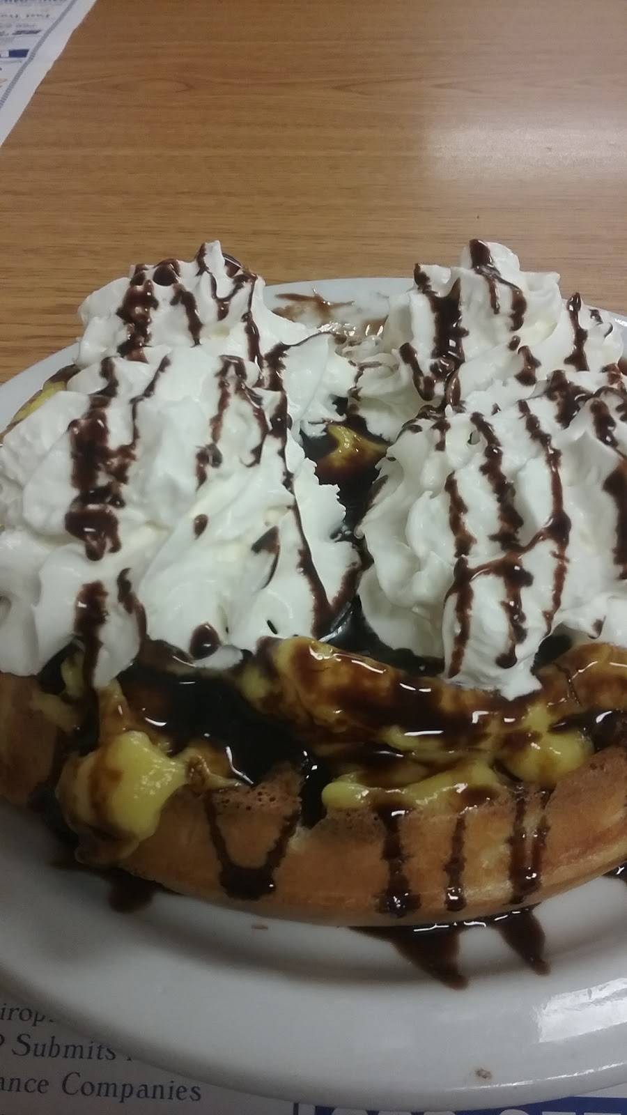 Tea Pot East | restaurant | 30163 Red Arrow Hwy, Paw Paw, MI 49079, USA | 2696572838 OR +1 269-657-2838