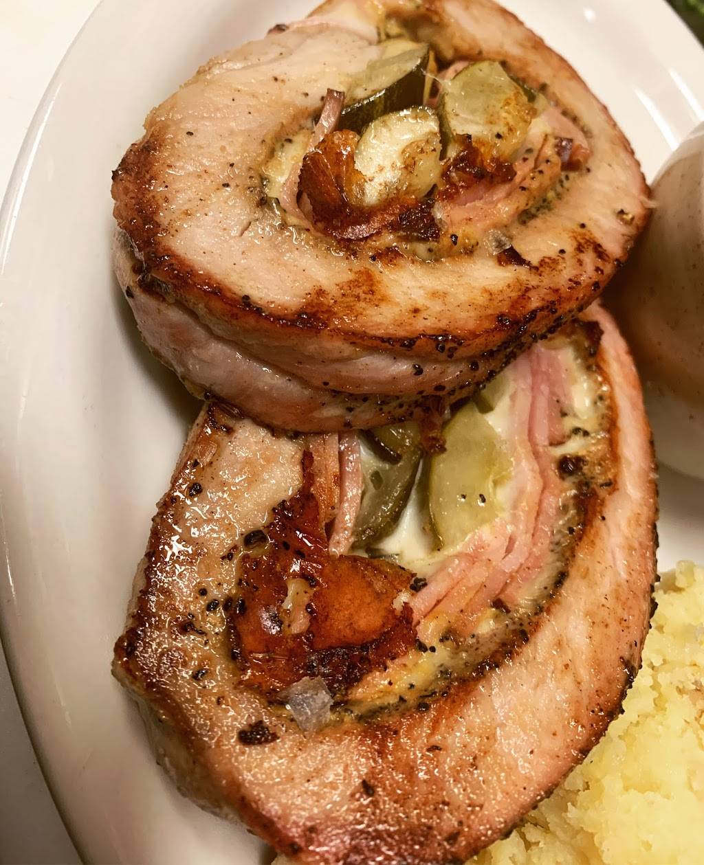 Zs Eatery & Draught Haus | restaurant | 1501 N 1st St, Indianola, IA 50125, USA | 5159615200 OR +1 515-961-5200