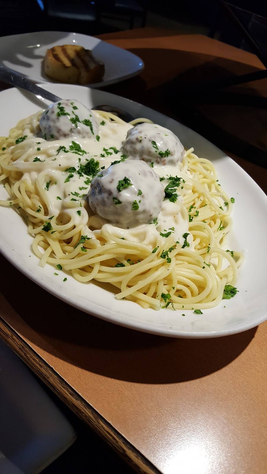 Boston Pizza | restaurant | 4 Horseshoe Crescent, Waterdown, ON L0R 2H2, Canada | 9056901500 OR +1 905-690-1500