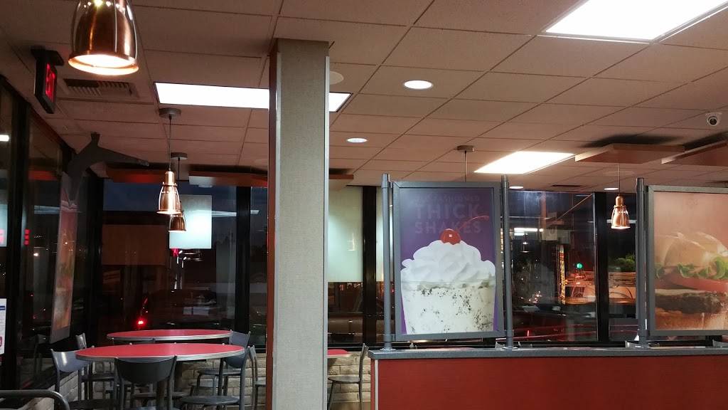 Jack in the Box | restaurant | 1190 E, CA-1, Long Beach, CA 90806, USA | 5625913868 OR +1 562-591-3868