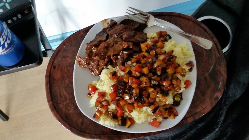 Maxime | restaurant | 169 Rue Galipeau, Thurso, QC J0X 3B0, Canada | 8199853334 OR +1 819-985-3334