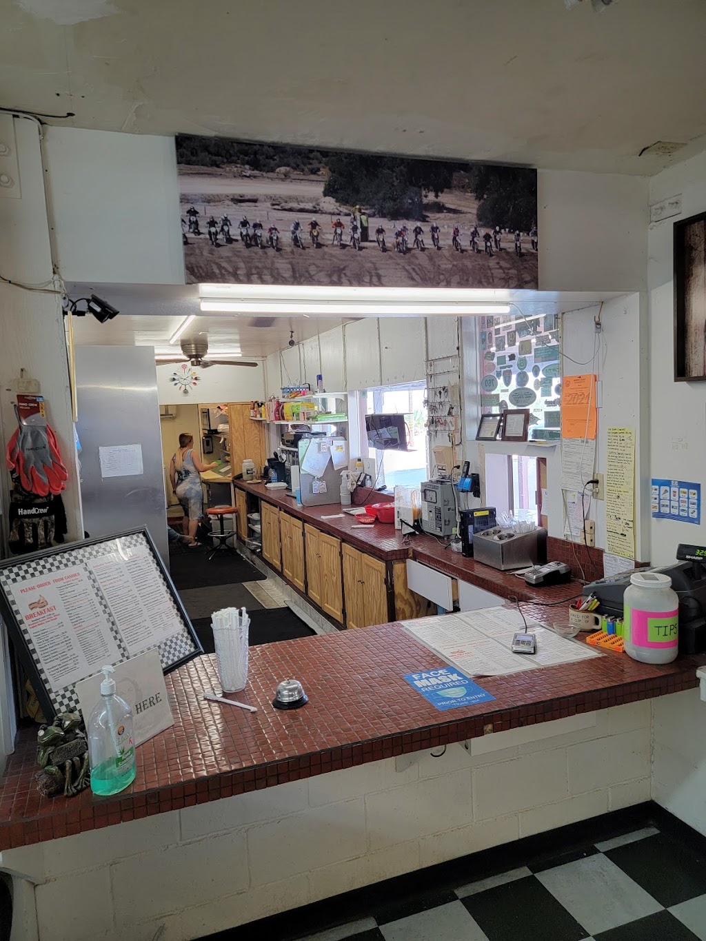 Red Feather Off-Road Market & Cafe | cafe | 1182 N Imperial Hwy, Ocotillo, CA 92259, USA | 7603587389 OR +1 760-358-7389