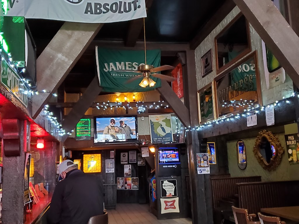 Mackeseys Irish Pub | restaurant | 317 State St, Madison, WI 53703, USA | 6082566071 OR +1 608-256-6071