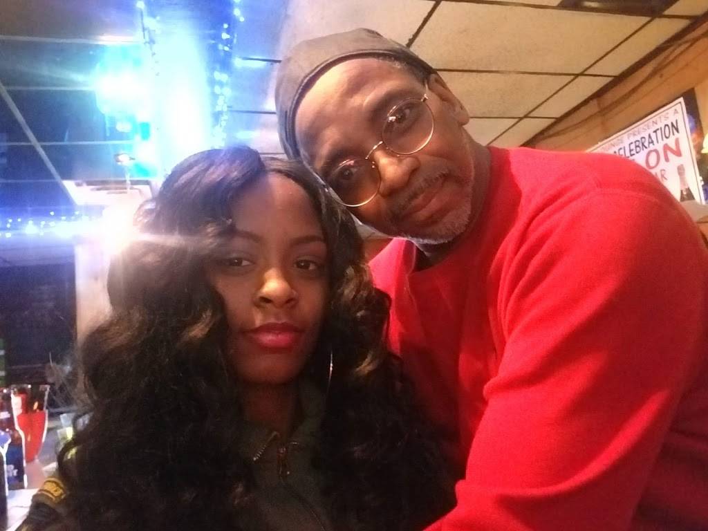 Bankos Lounge | restaurant | 14168 Wyoming Ave, Detroit, MI 48238, USA | 3134912188 OR +1 313-491-2188