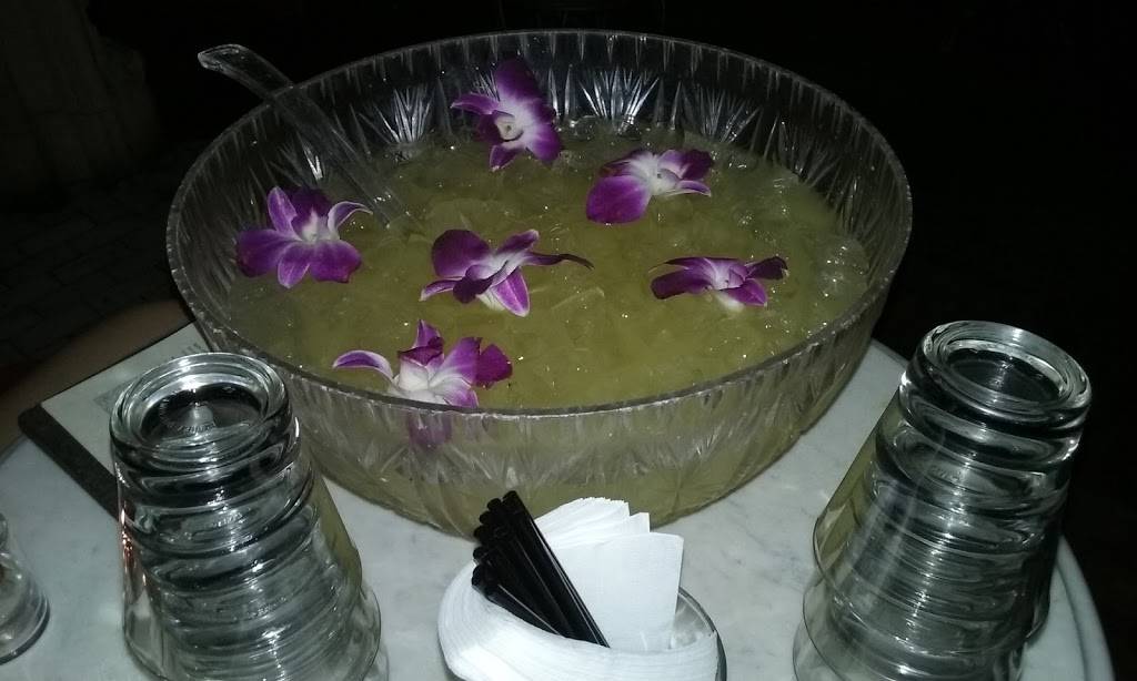 Pour Vous | restaurant | 5574 Melrose Ave, Los Angeles, CA 90038, USA | 3238718699 OR +1 323-871-8699