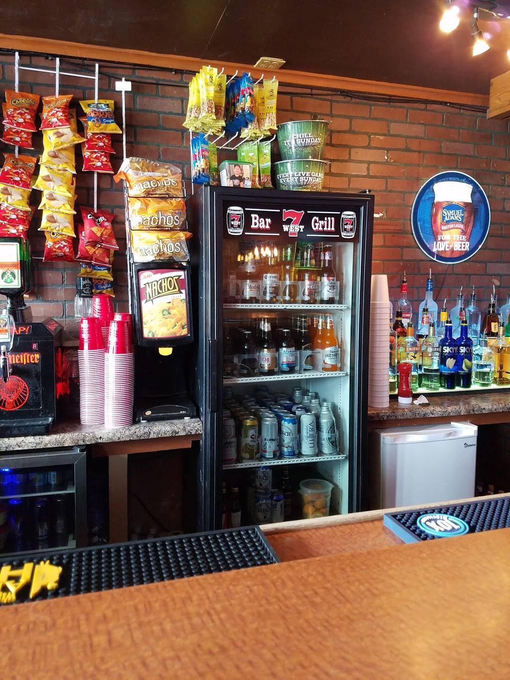 7 West Bar & Grill | restaurant | 7 W Broadway, Trenton, IL 62293, USA | 6182247771 OR +1 618-224-7771