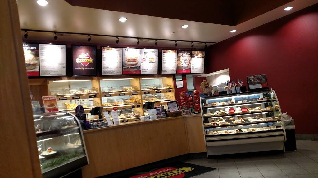 Big Apple Bagels | bakery | 1191 Washington Ave, Holland, MI 49423, USA | 6163550277 OR +1 616-355-0277