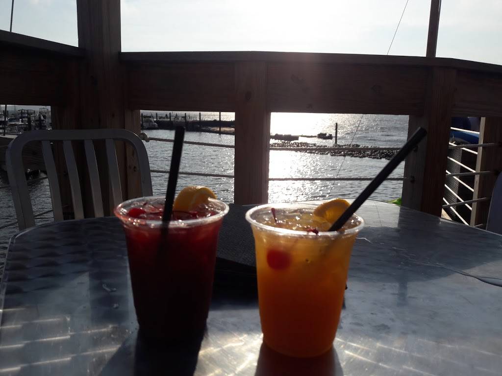 Tipsy Seagull Dockside Pub (seasonal) | restaurant | 1 Ferry St, Fall River, MA 02721, USA | 5086787547 OR +1 508-678-7547