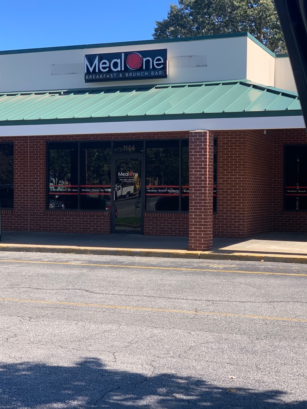 MealOne Hampton and Mo’s Cigar bar | restaurant | 1144 Big Bethel Rd, Hampton, VA 23666, USA | 7578273287 OR +1 757-827-3287